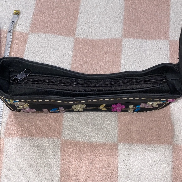 Beaded Floral Embroidered Shoulder Bag - Picture 7 of 11